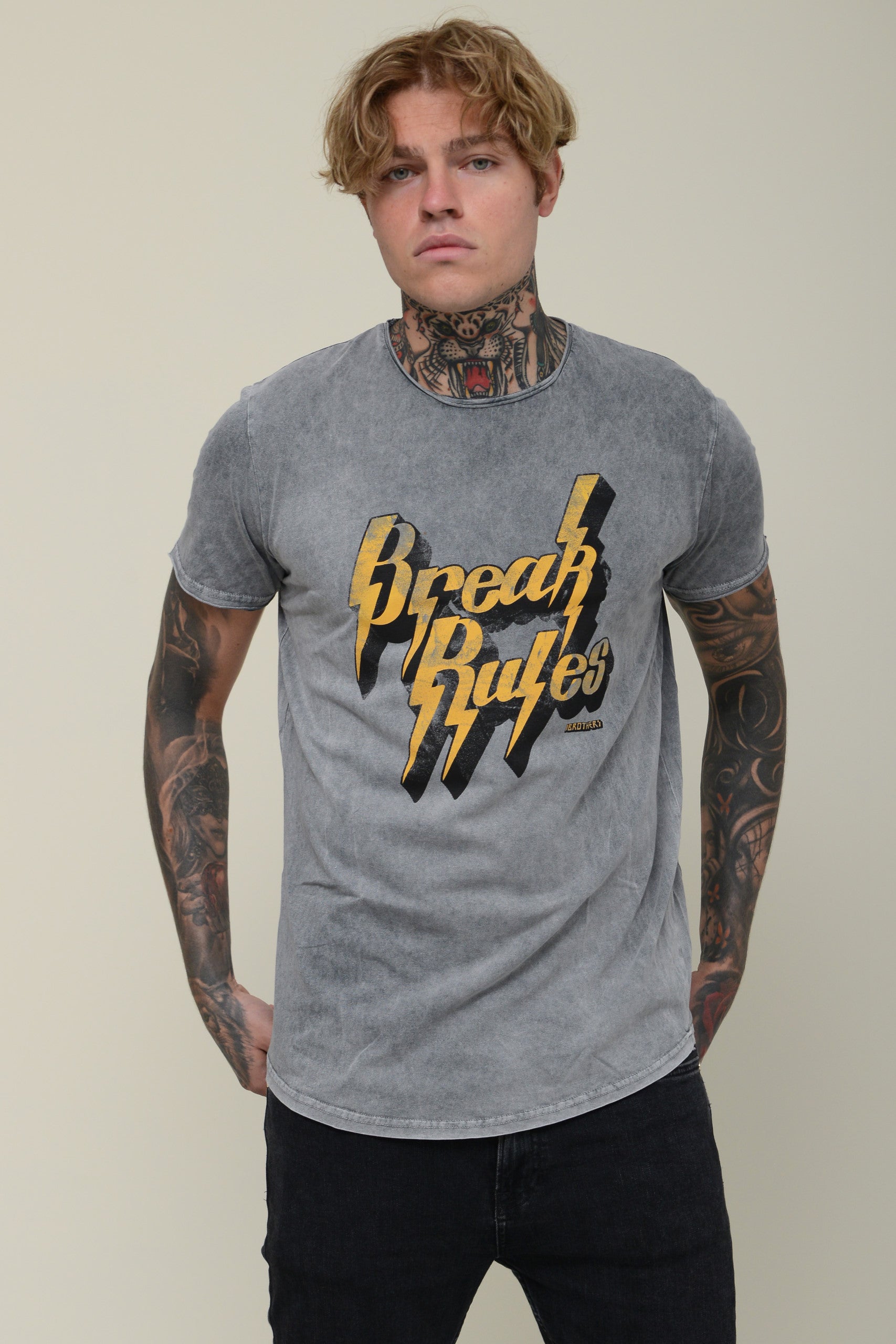 T-SHIRT STONEWASHED "BREAK RULES"