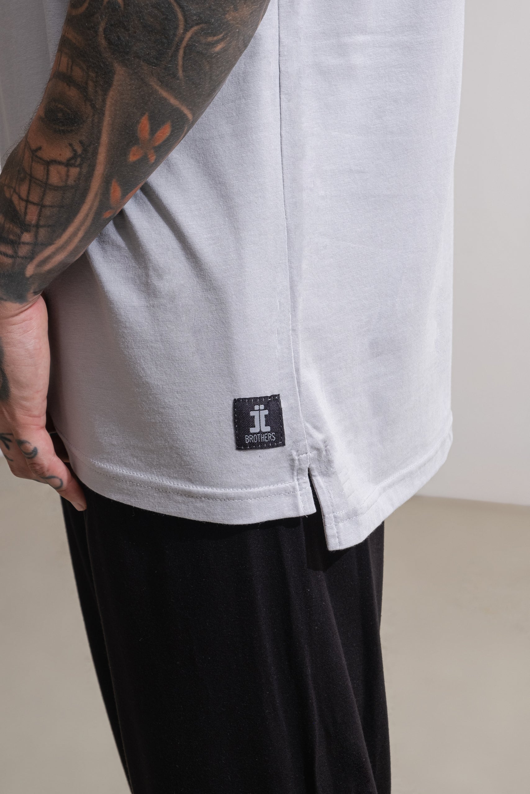 T-SHIRT MODAL