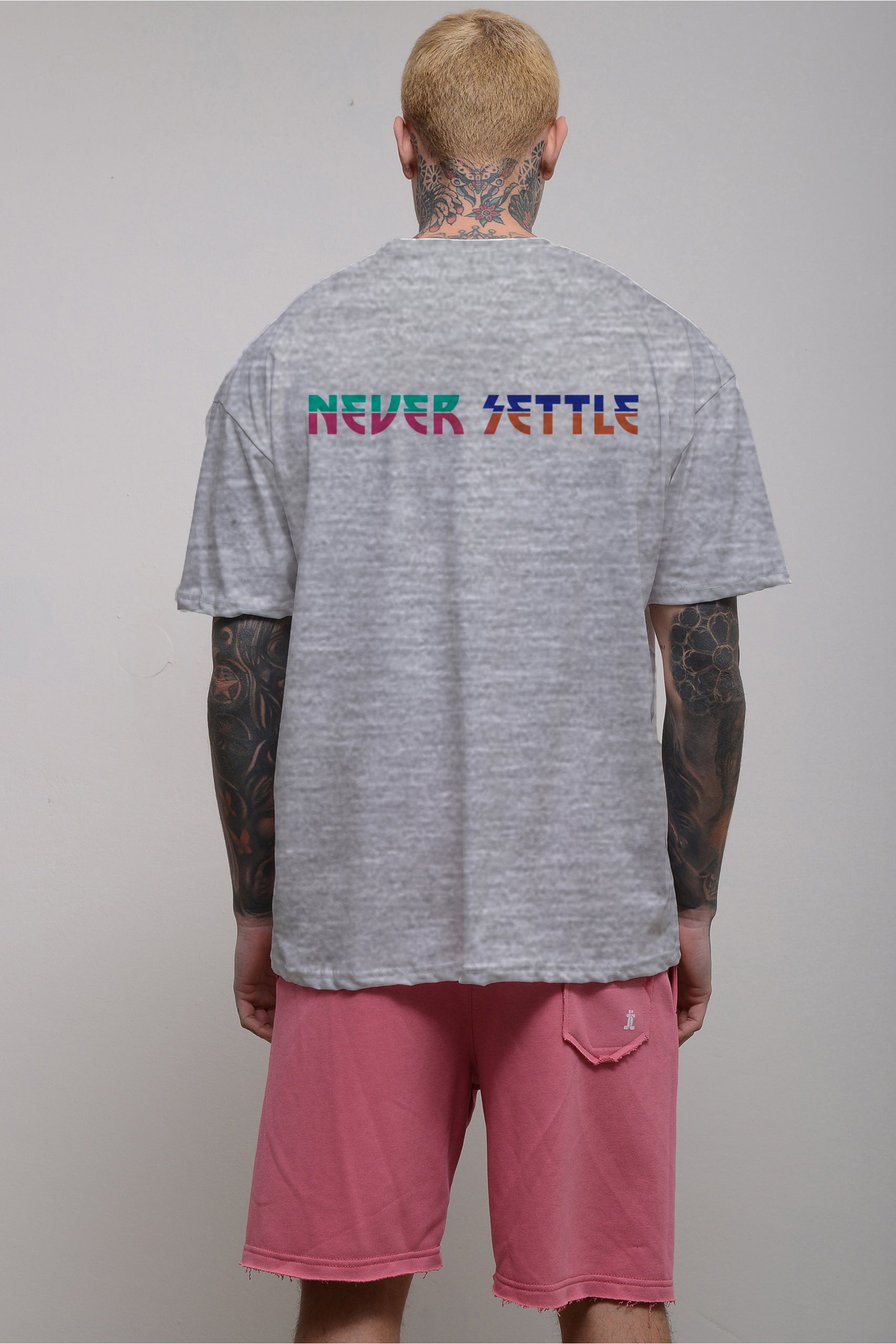 OVERSIZED T-SHIRT "NEVER SETTLE"