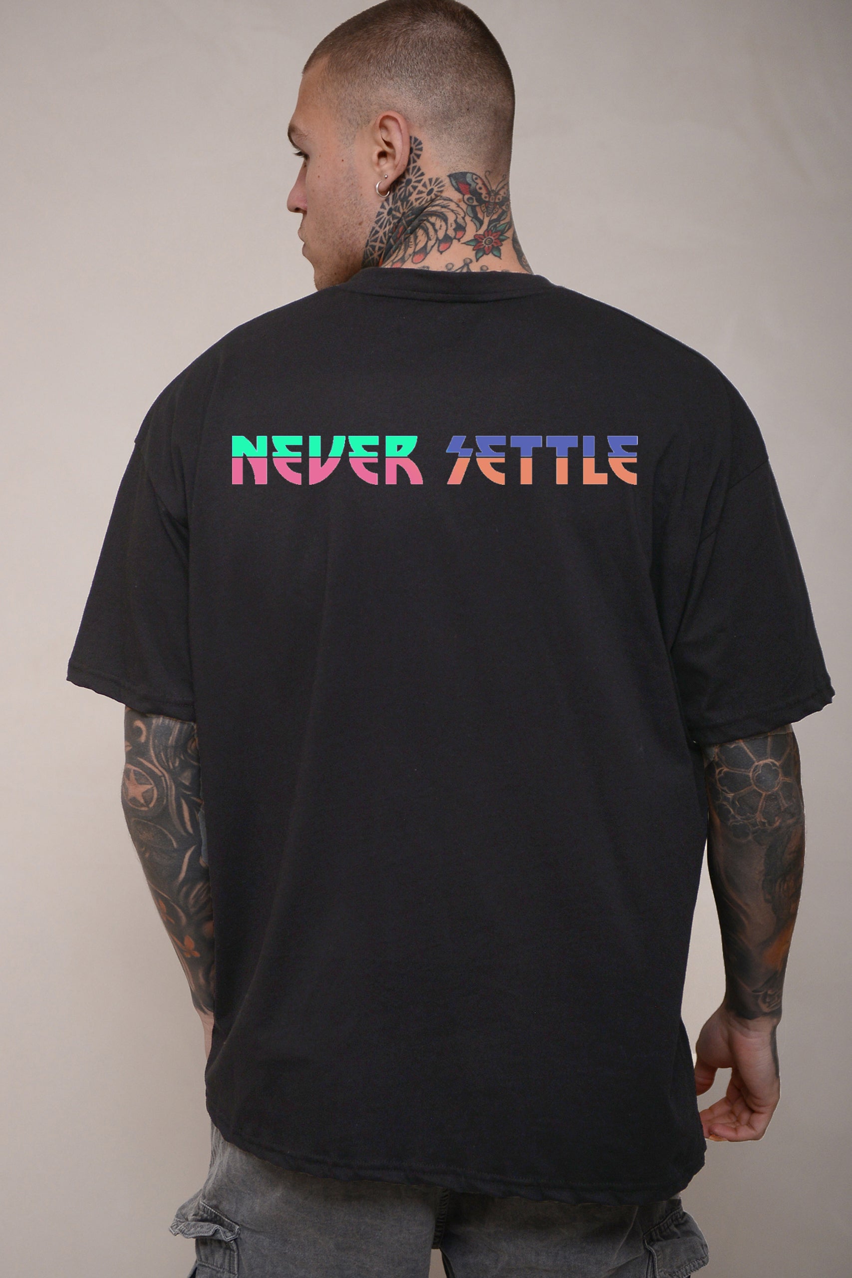 OVERSIZED T-SHIRT "NEVER SETTLE"