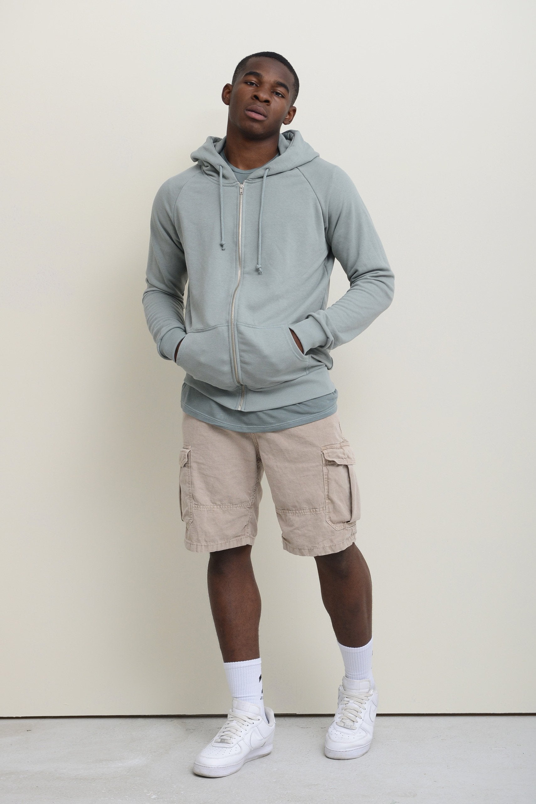 ESSENTIAL ZIP-UP HOODIE