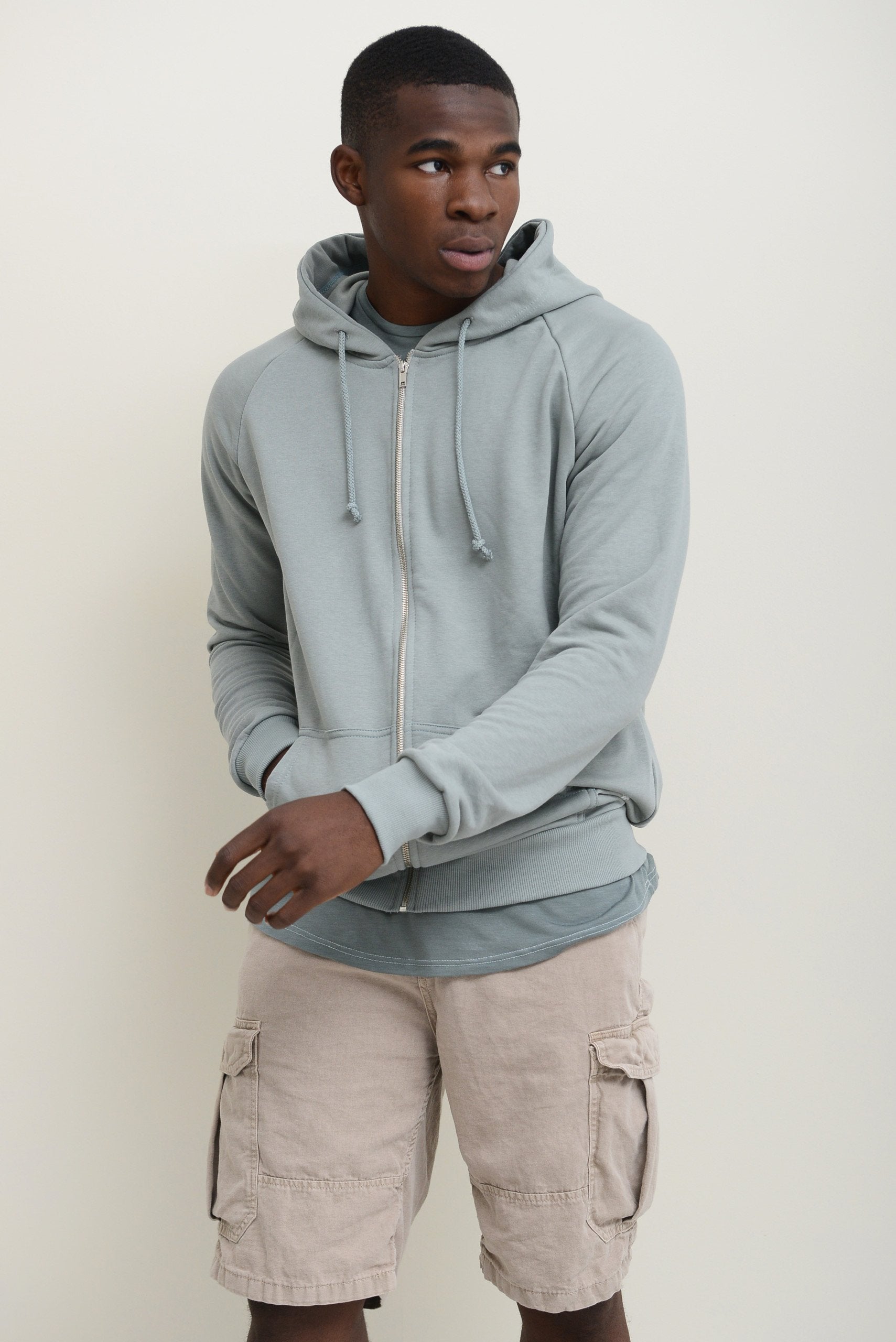 ESSENTIAL ZIP UP HOODIE