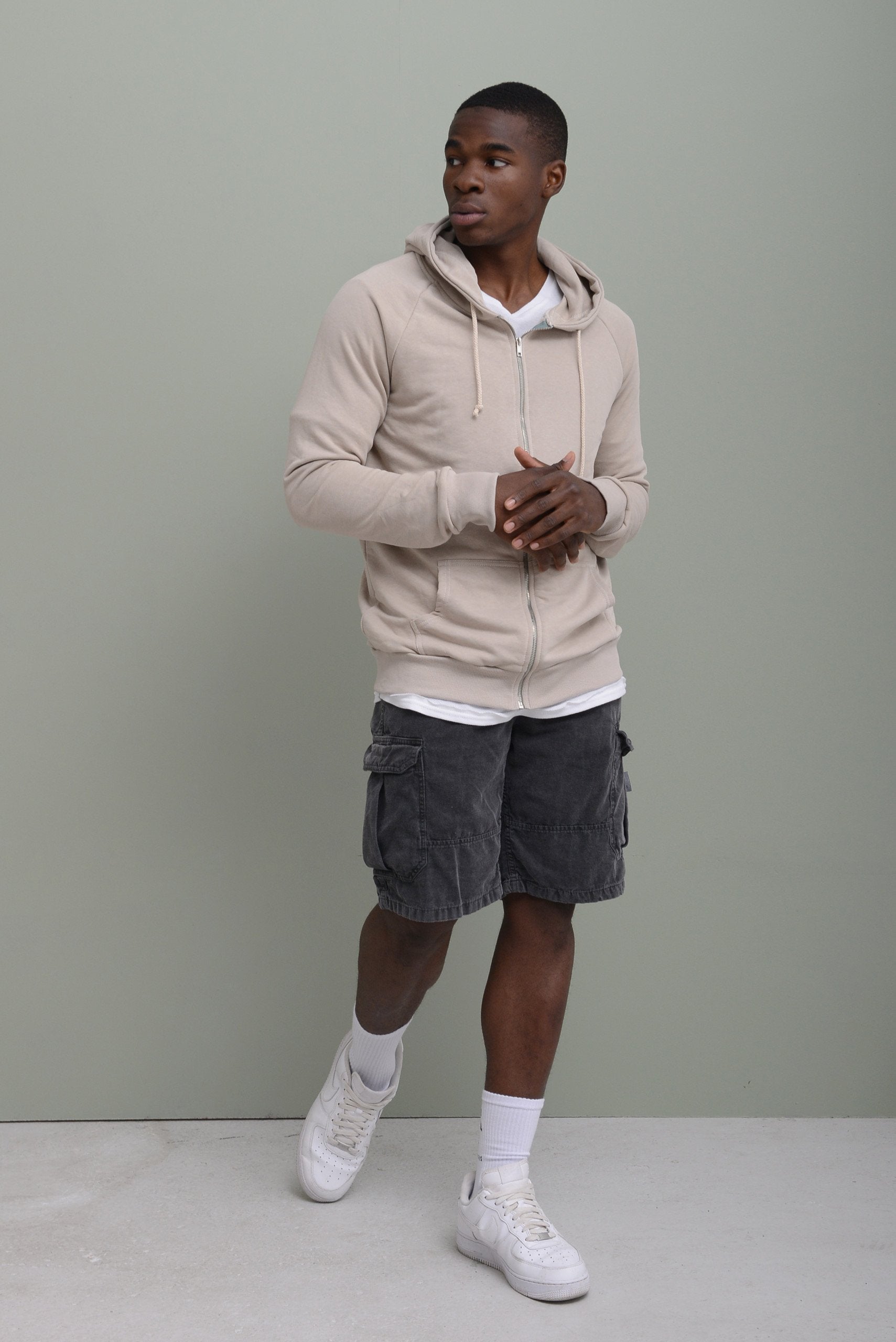 ESSENTIAL ZIP UP HOODIE
