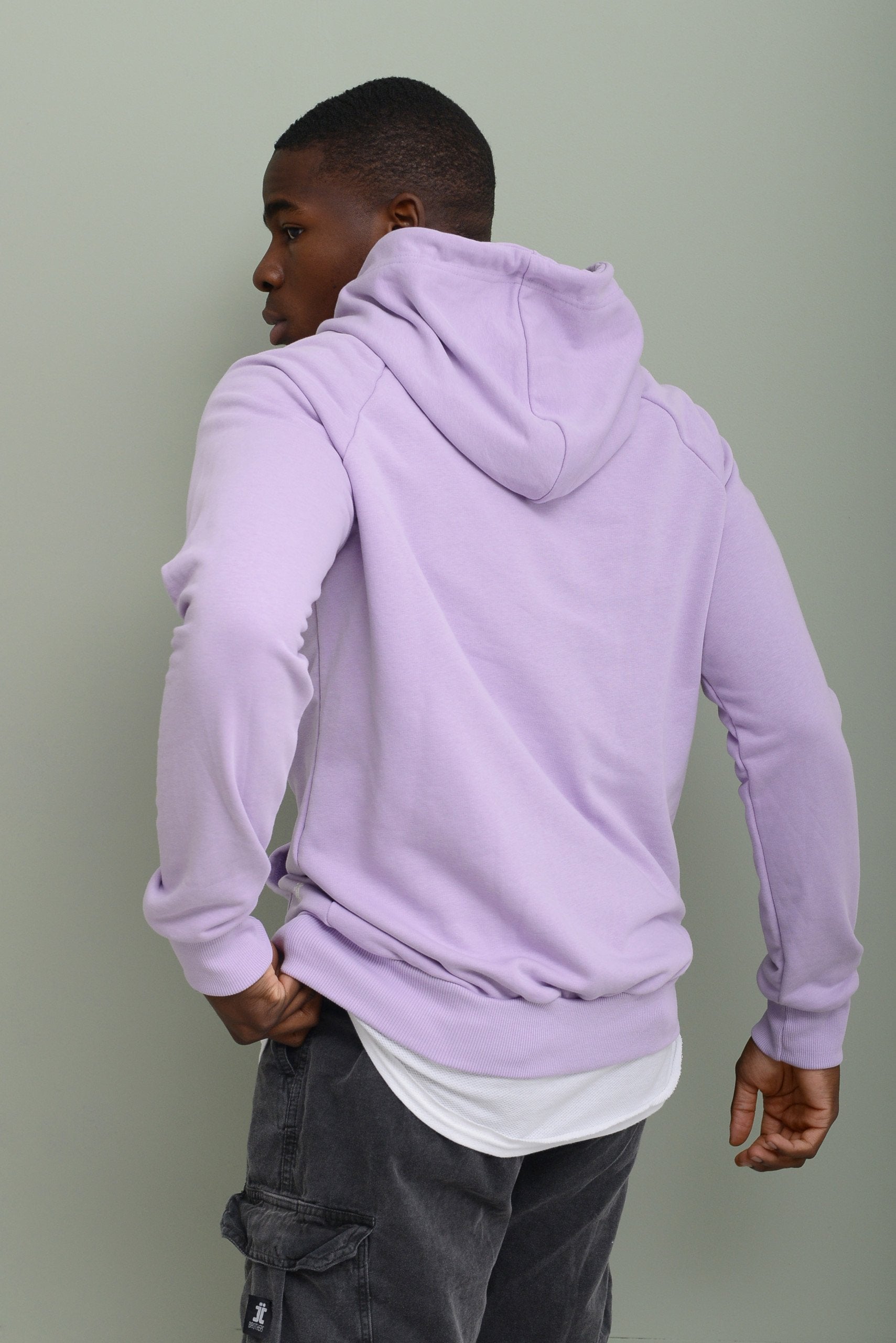 ESSENTIAL ZIP-UP HOODIE