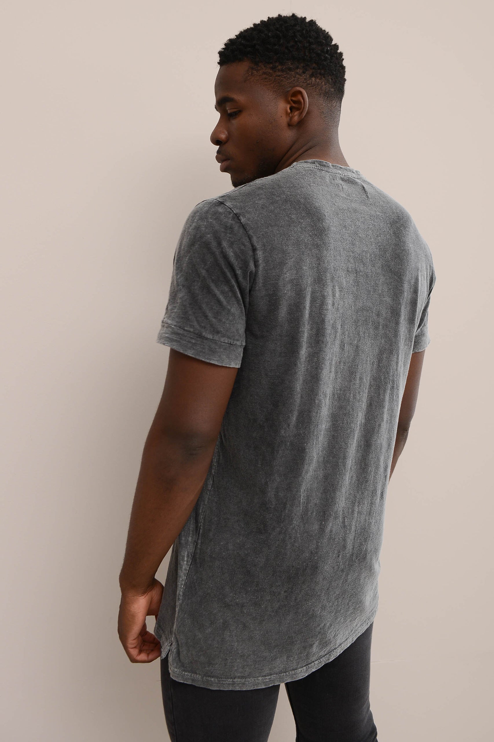 STONEWASHED DOUBLE SLEEVE T-SHIRT