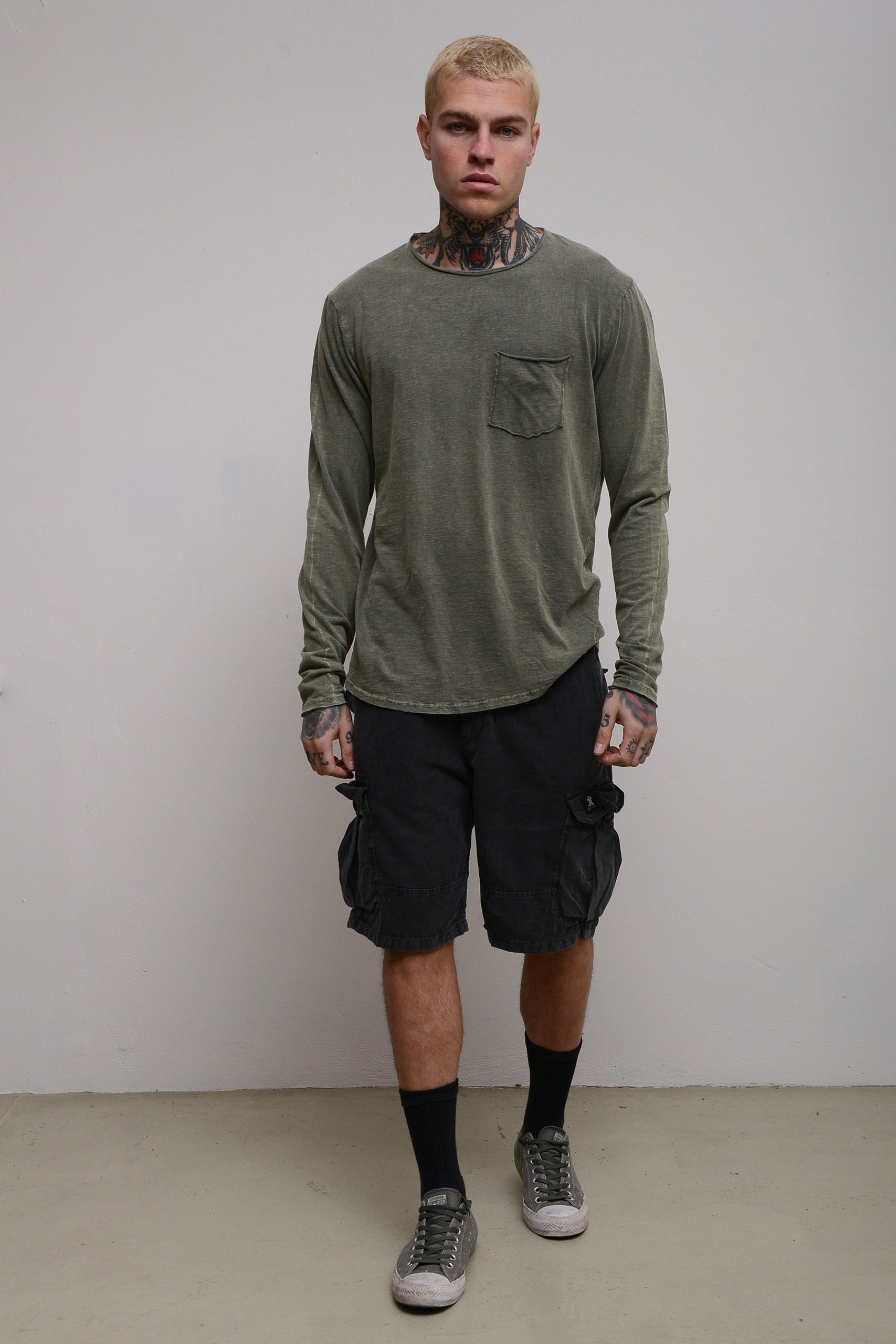 STONEWASHED LONGSLEEVE WITH POCKET