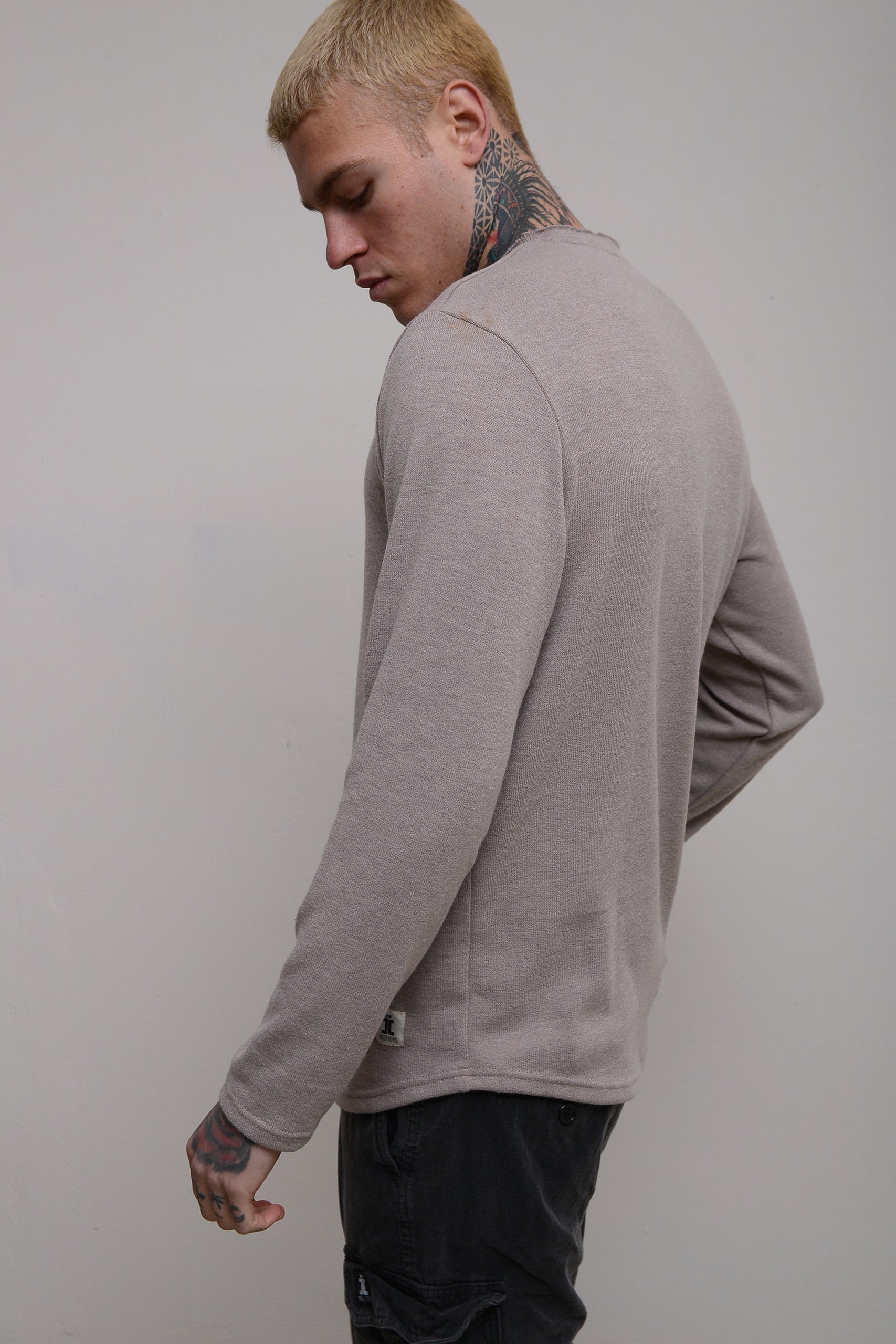 DROP CUT SWEATSHIRT