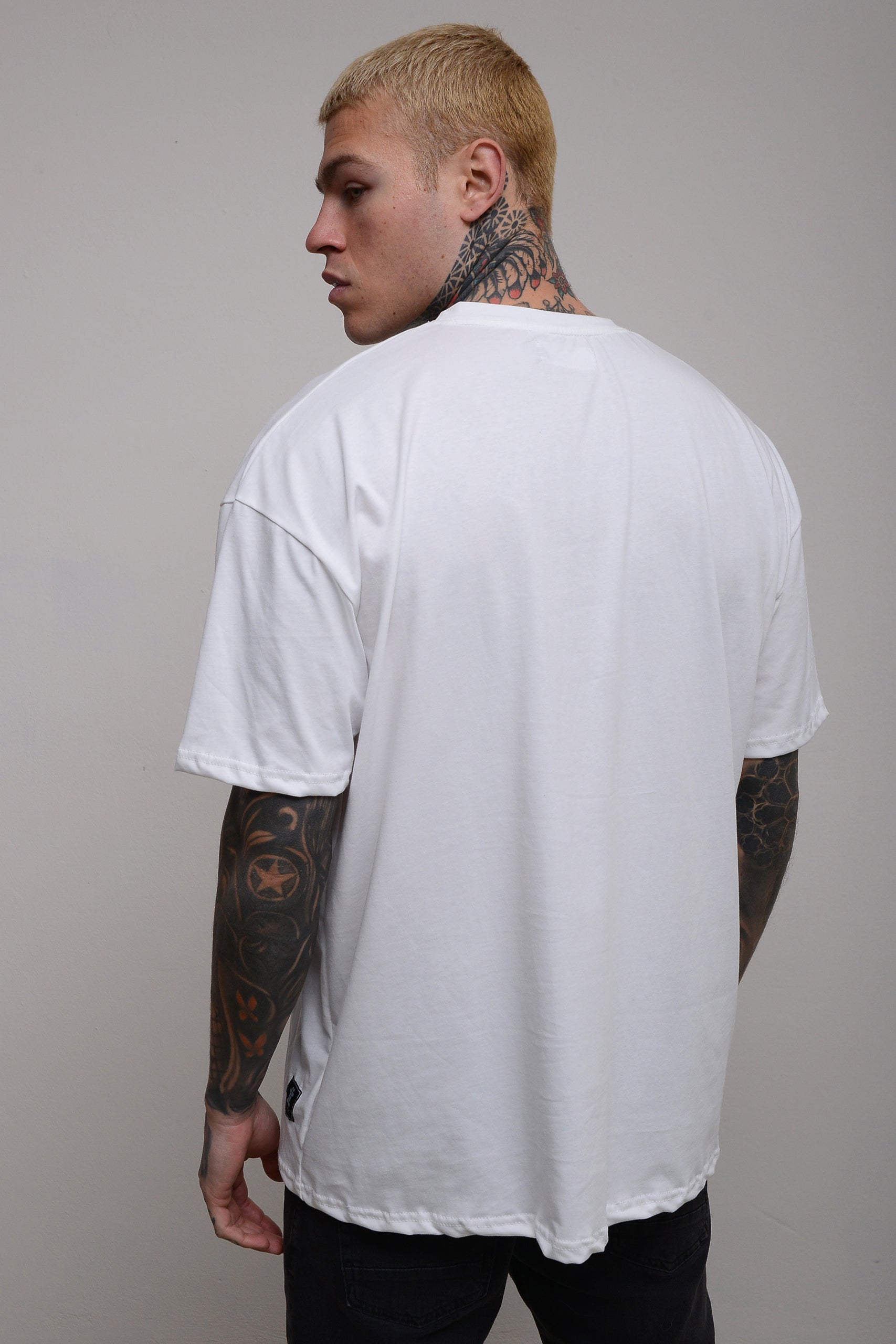 OVERSIZIDED T-SHIRT