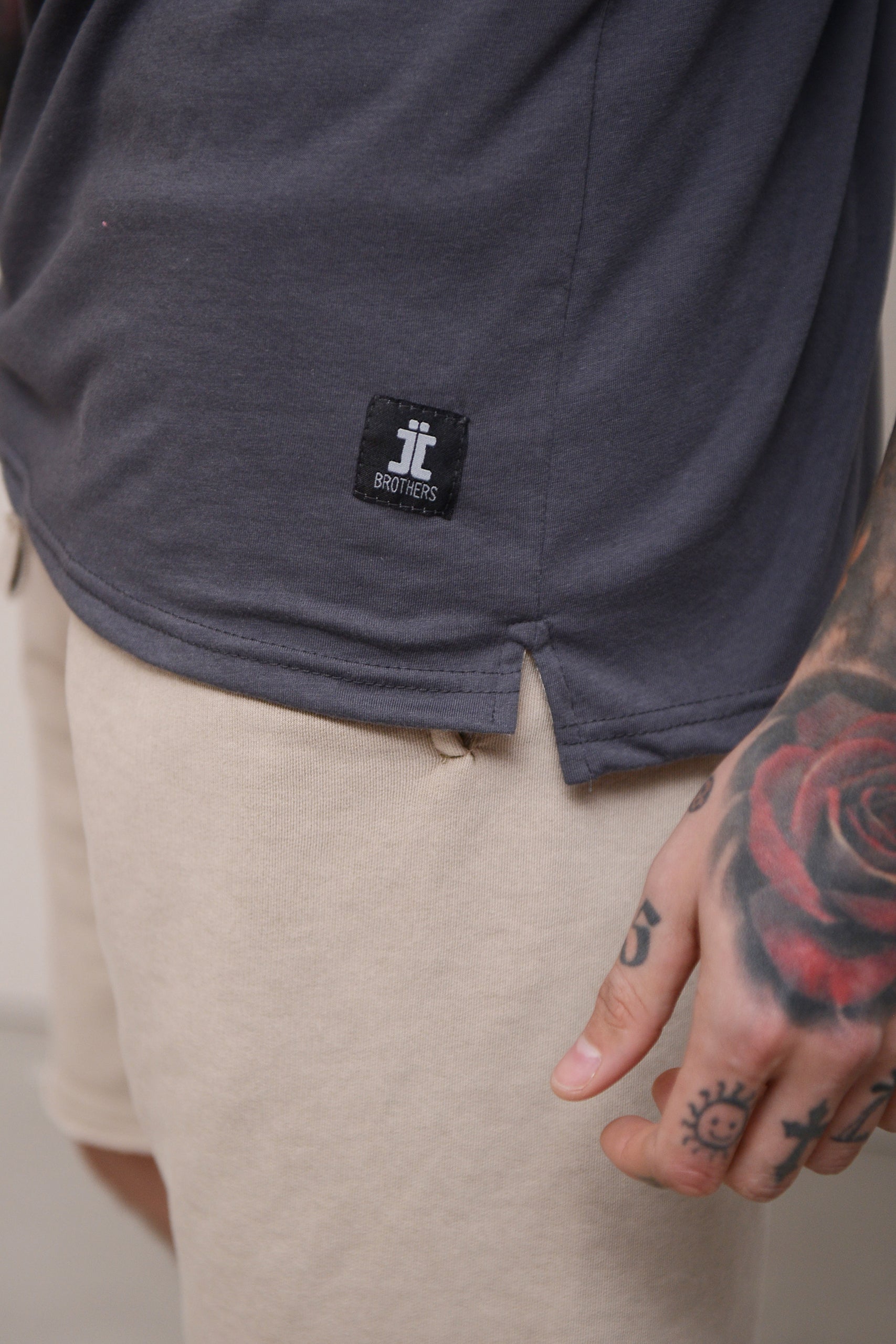 T-SHIRT MODAL