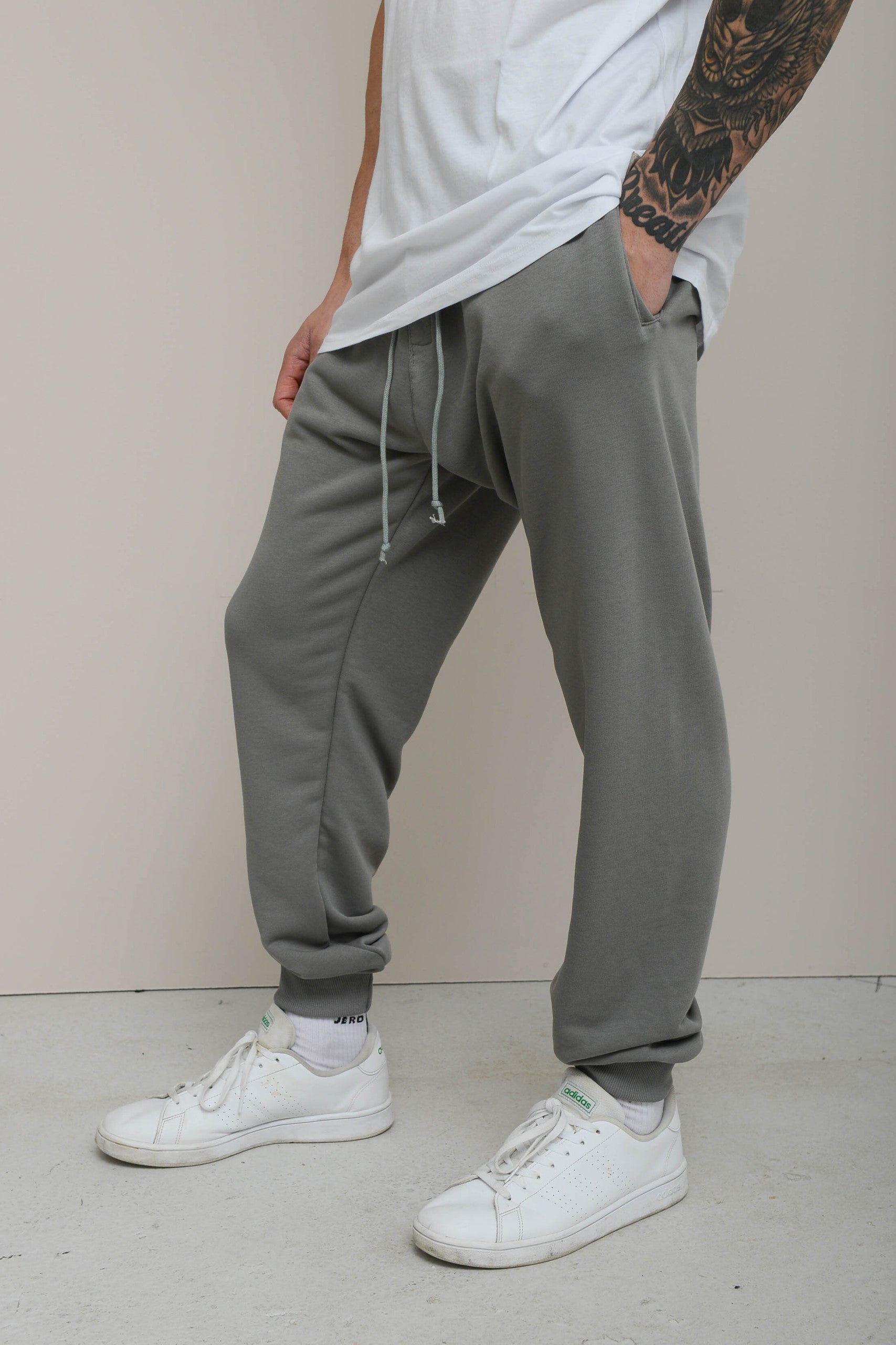 ESSENTIAL SWEATPANTS