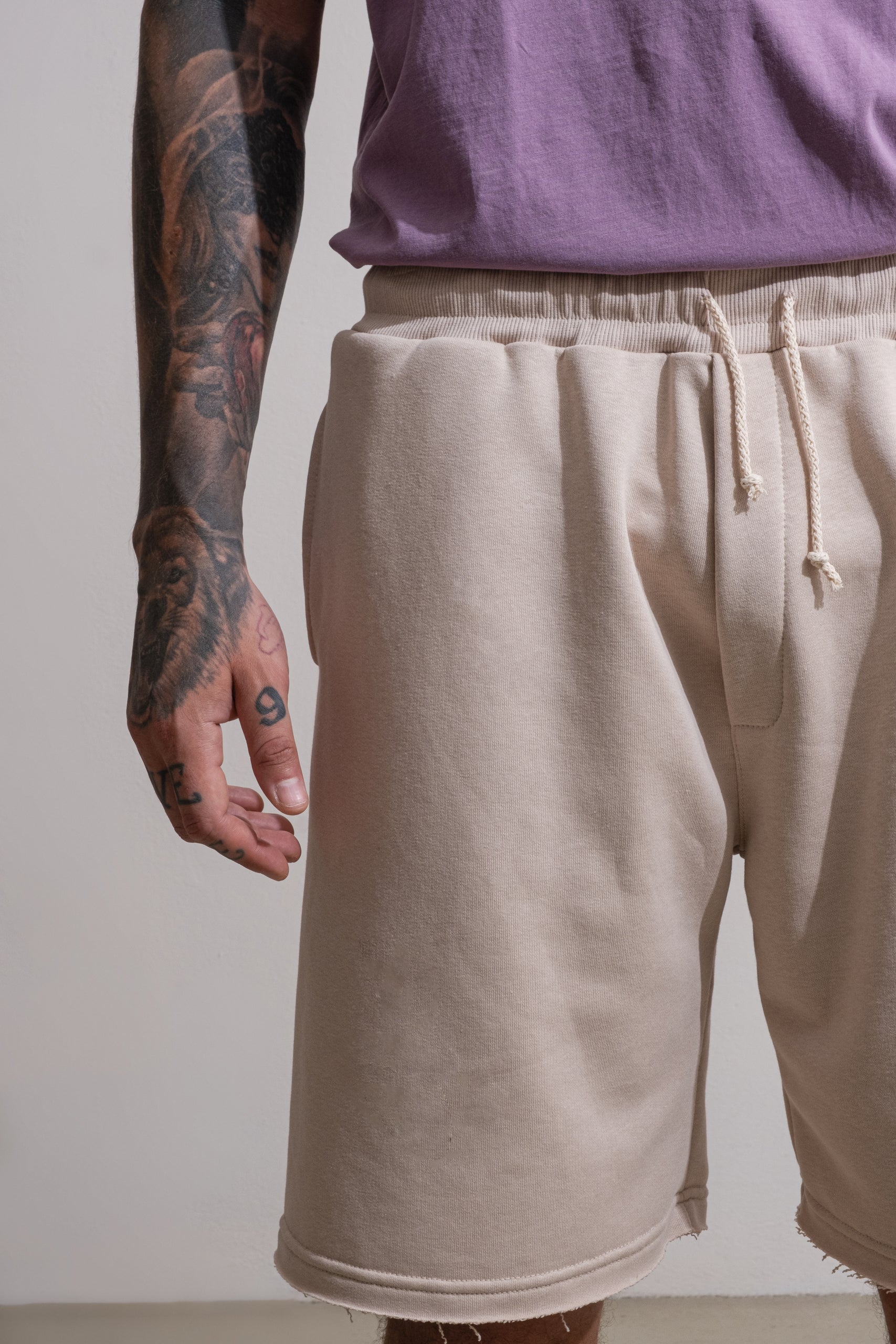 ESSENTIAL JOGGER SHORTS