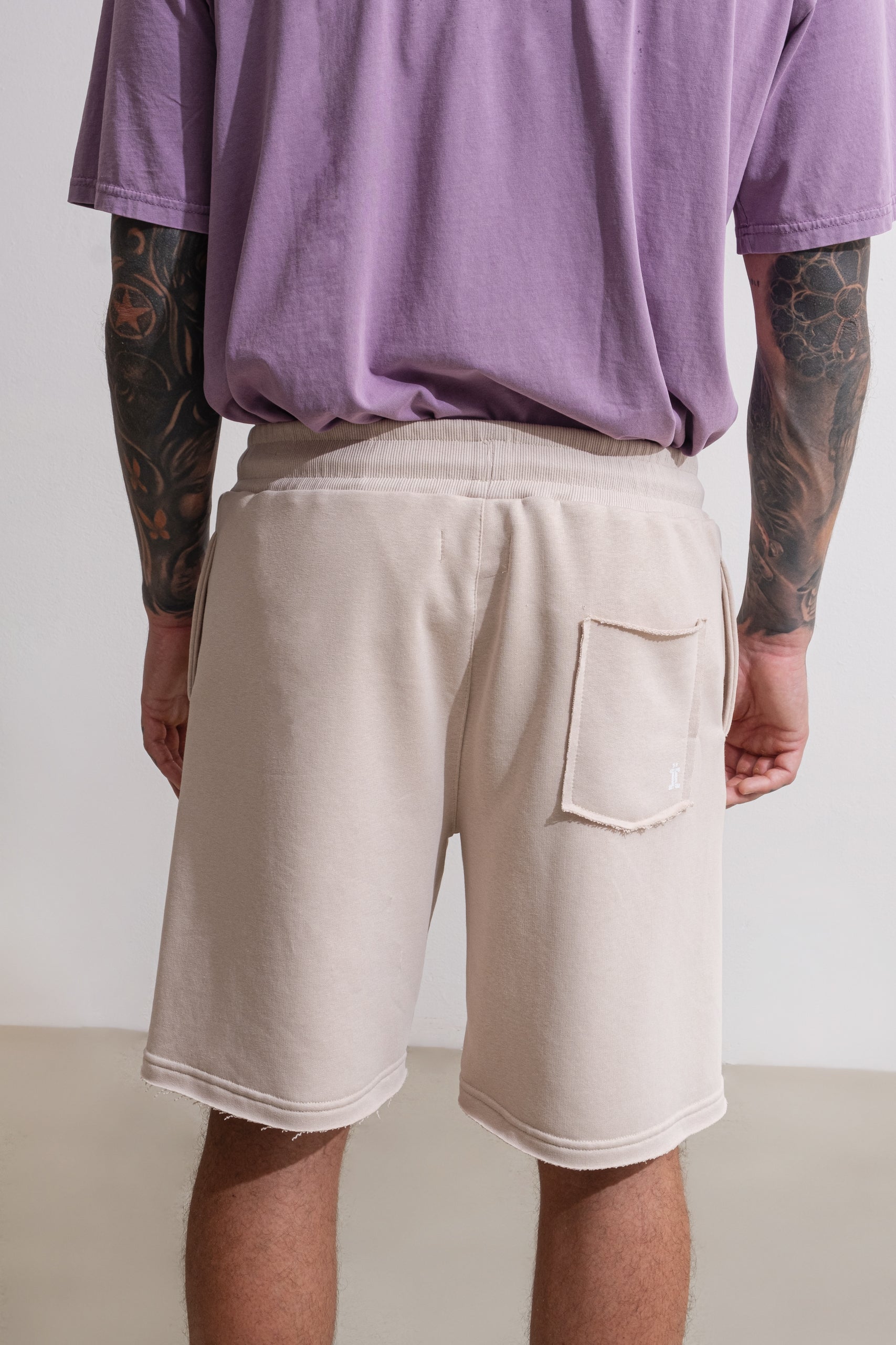 ESSENTIAL JOGGER SHORTS