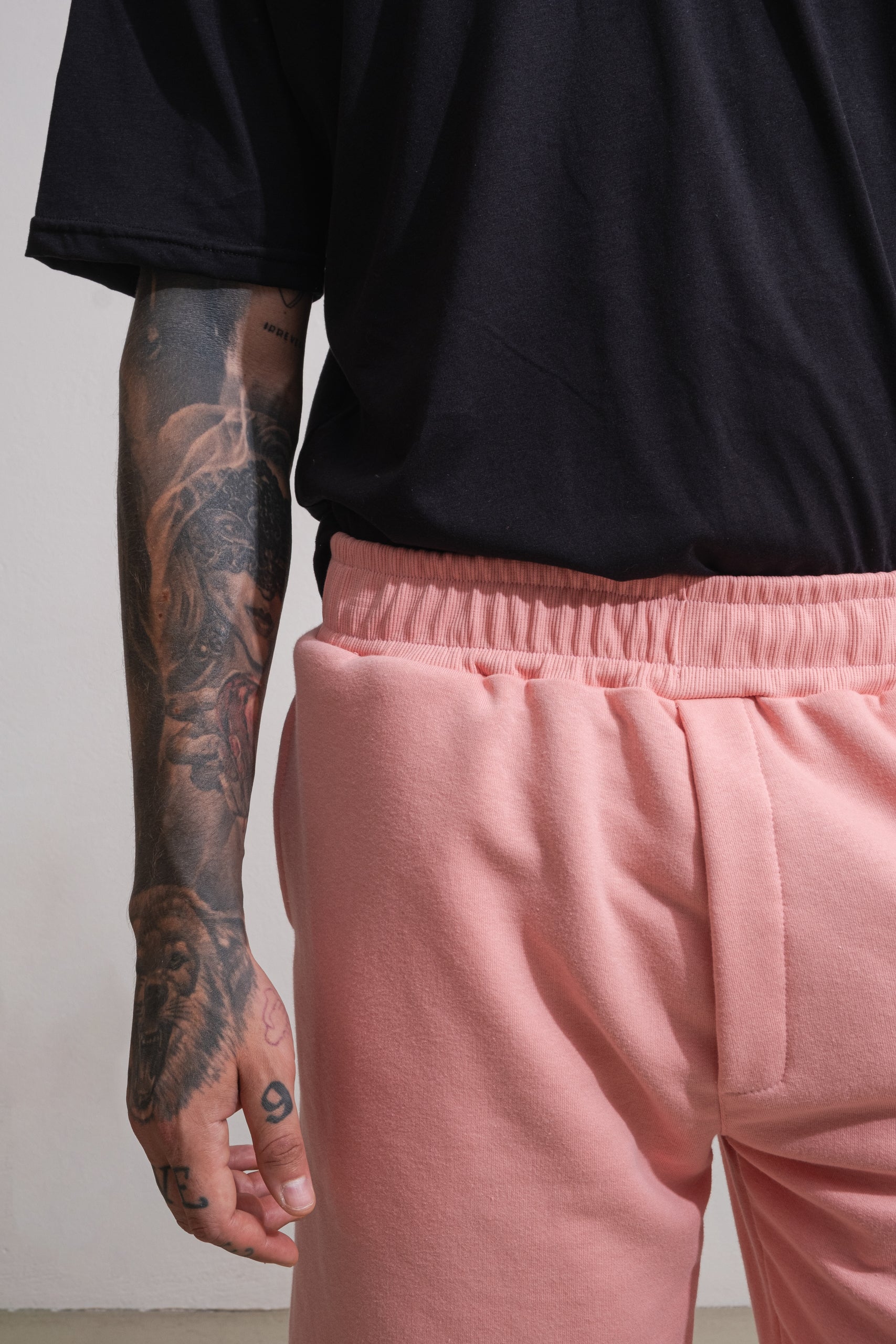 ESSENTIAL JOGGER SHORTS