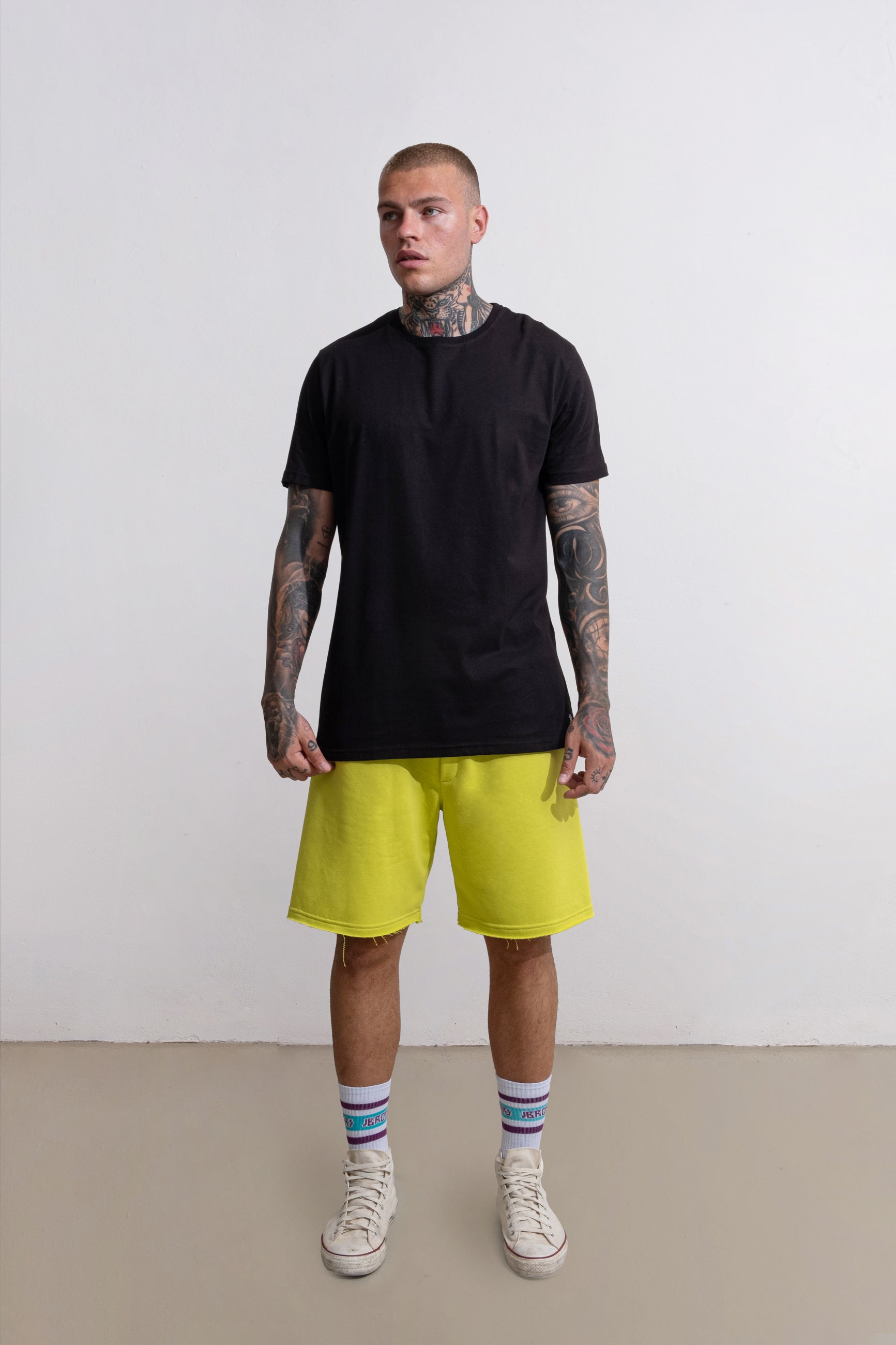 ESSENTIAL JOGGER SHORTS