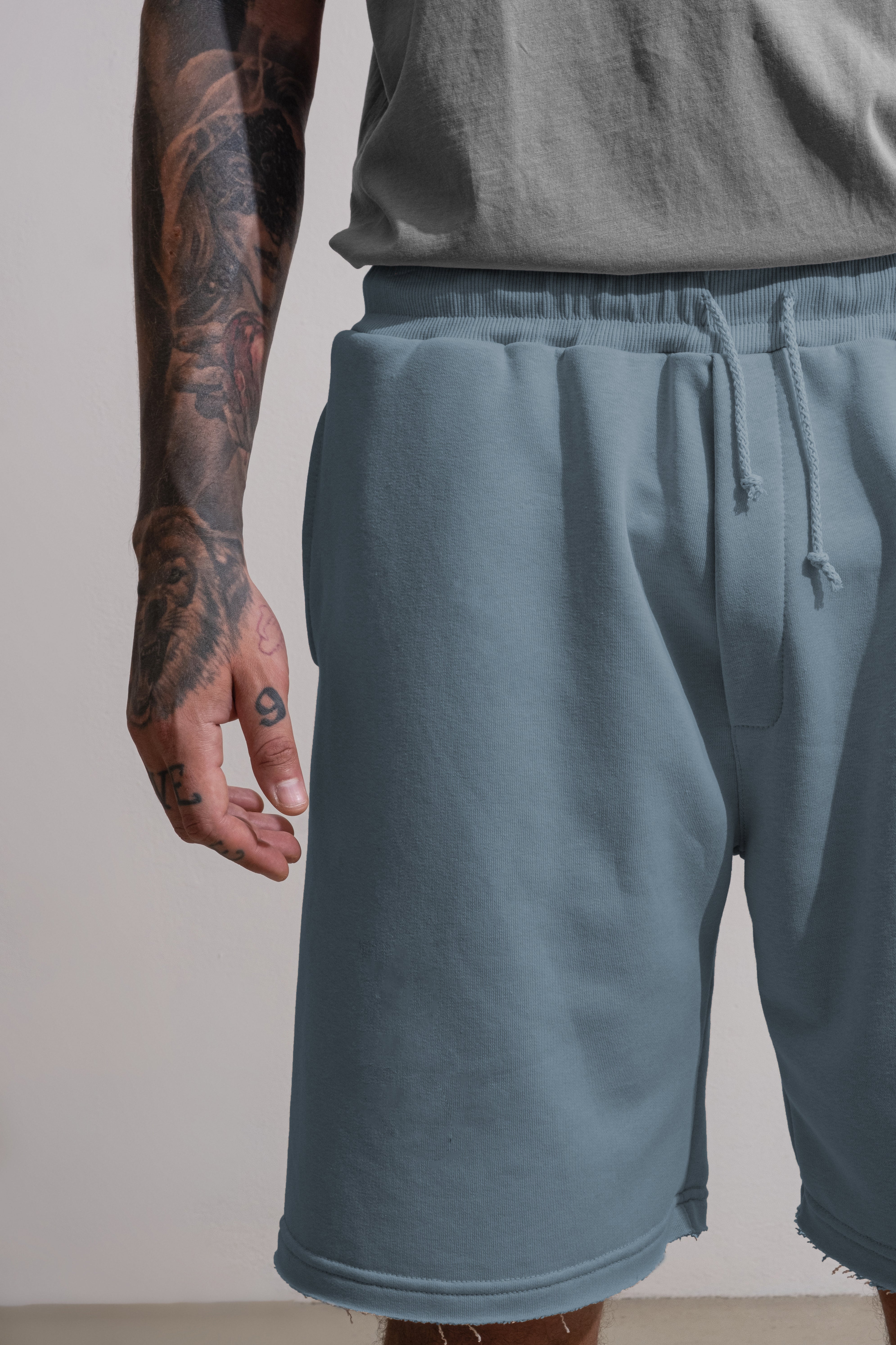 ESSENTIAL JOGGER SHORTS