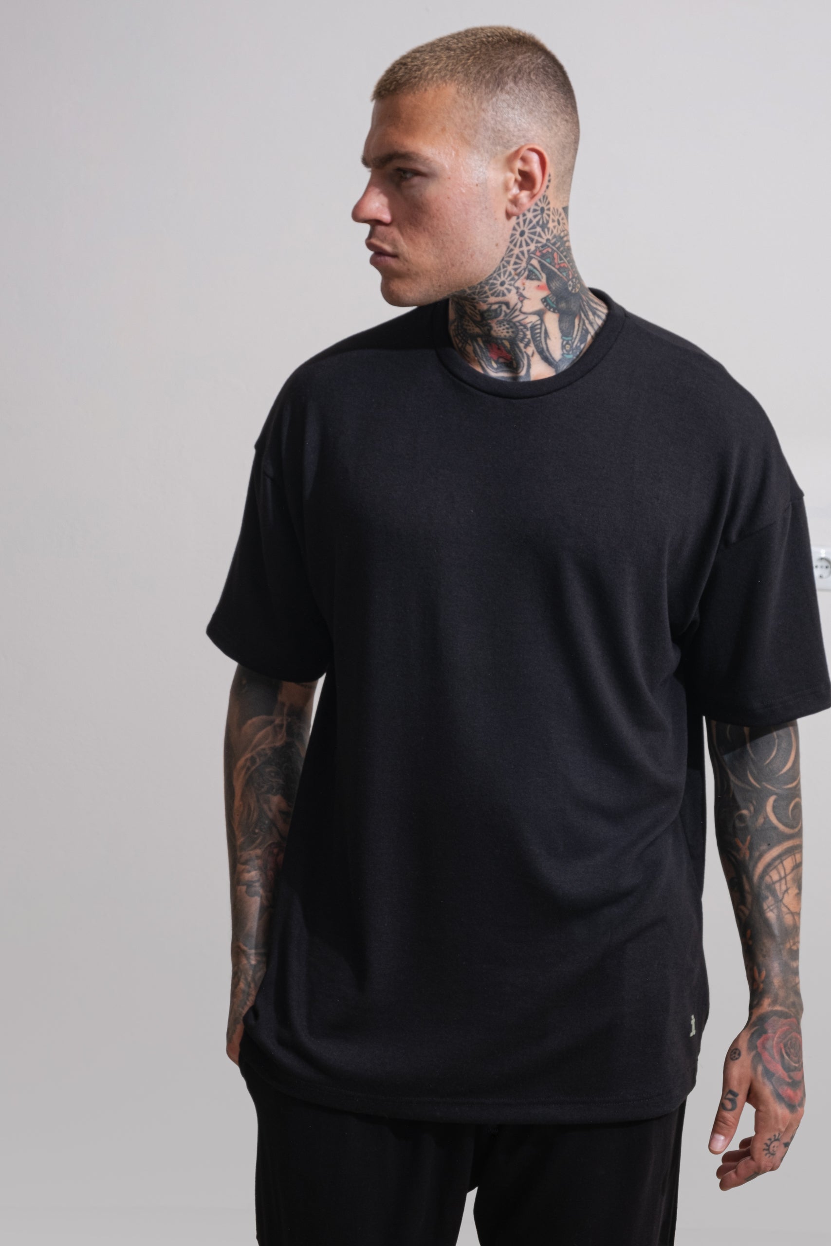 OVERSIZED PREMIUM T-SHIRT