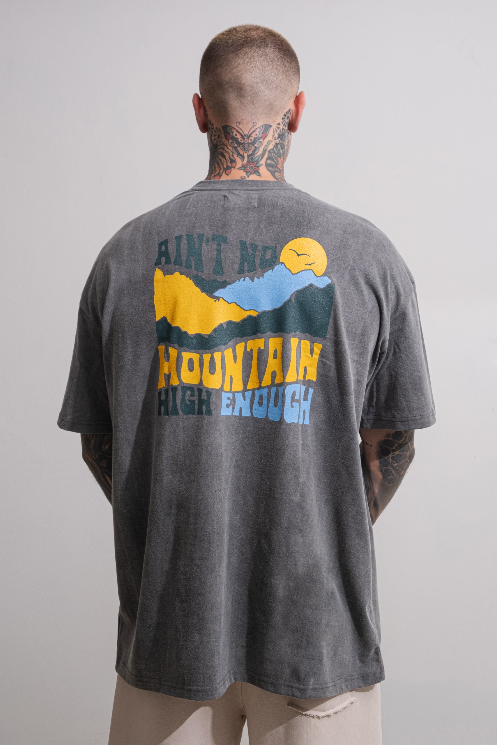 OVERSIZED STONEWASHED "AINT NO MNTN" T-SHIRT