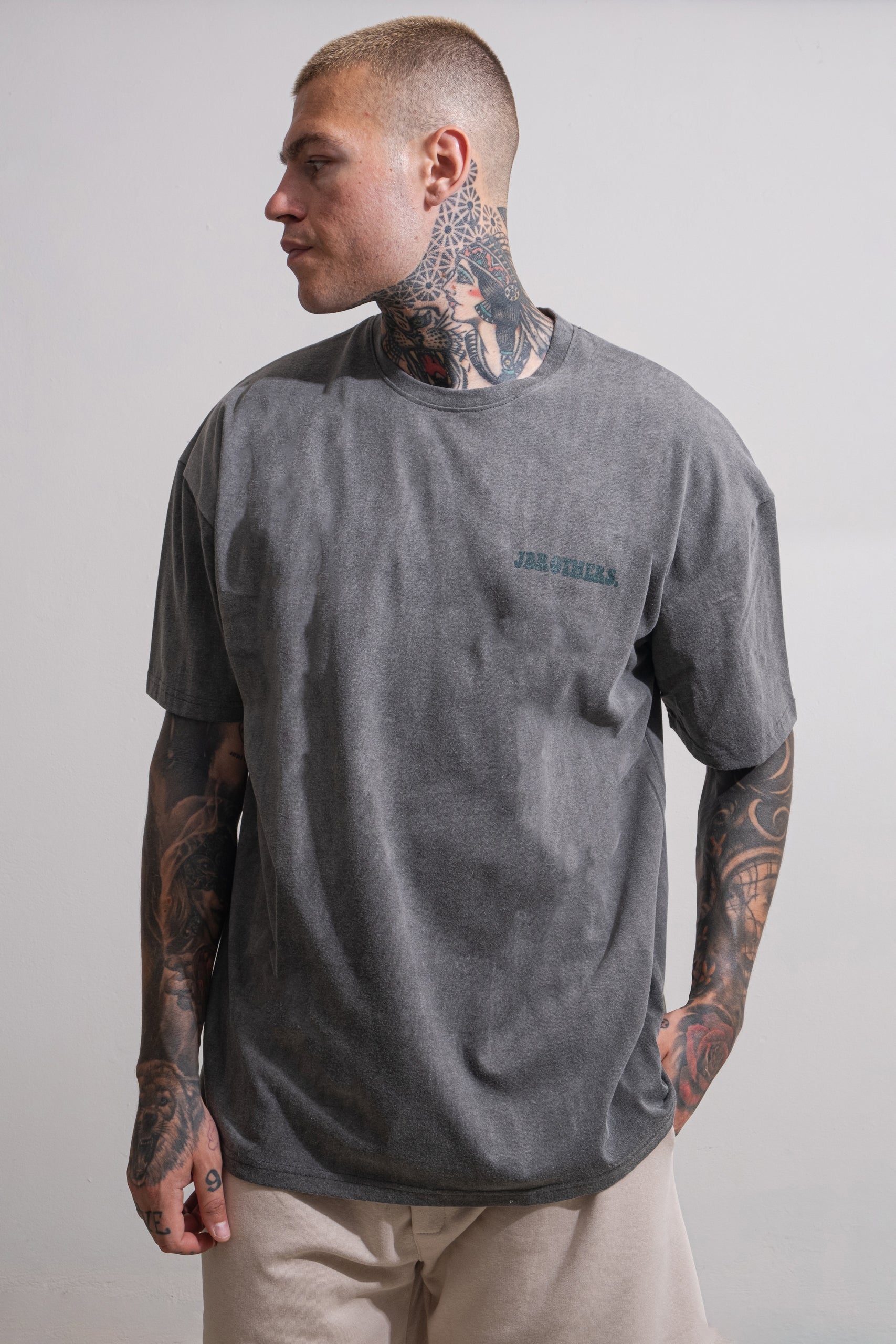 OVERSIZED STONEWASHED "AINT NO MNTN" T-SHIRT