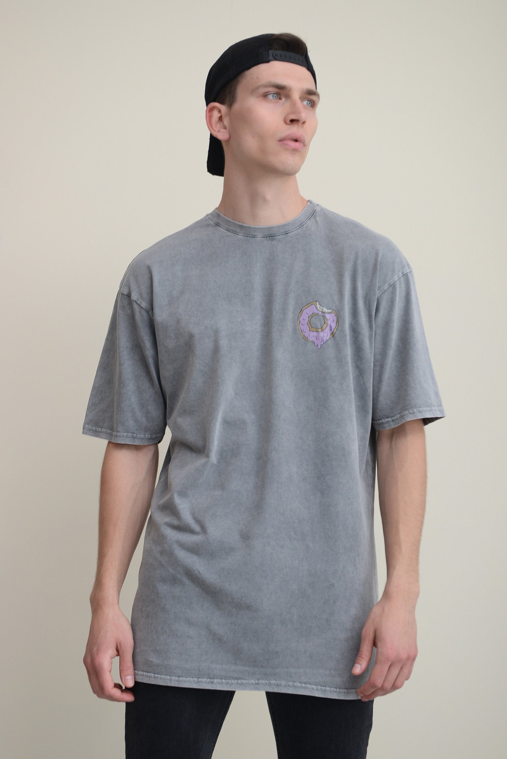 OVERSIZED STONEWASHED "DONUT" T-SHIRT